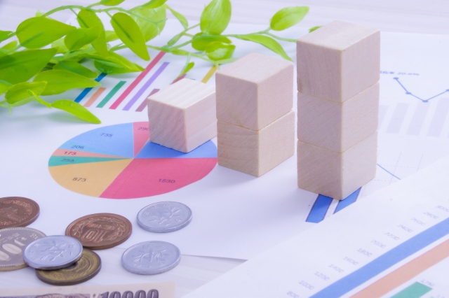 日本の年金は年率何パーセントで運用されている？